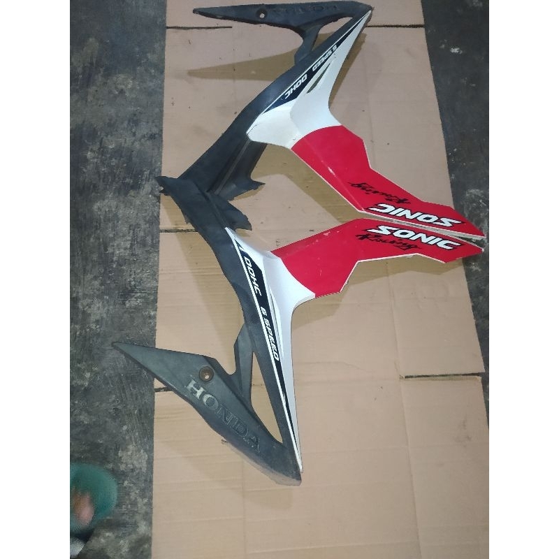 Cover body sayap samping Sonic 150 R Fi led original