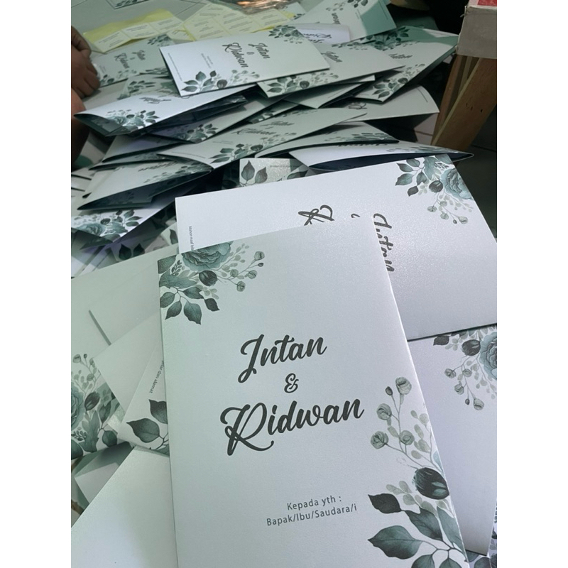 Undangan pernikahan lipat3. Undangan Pernikahan Elegant. Matt Jasmine