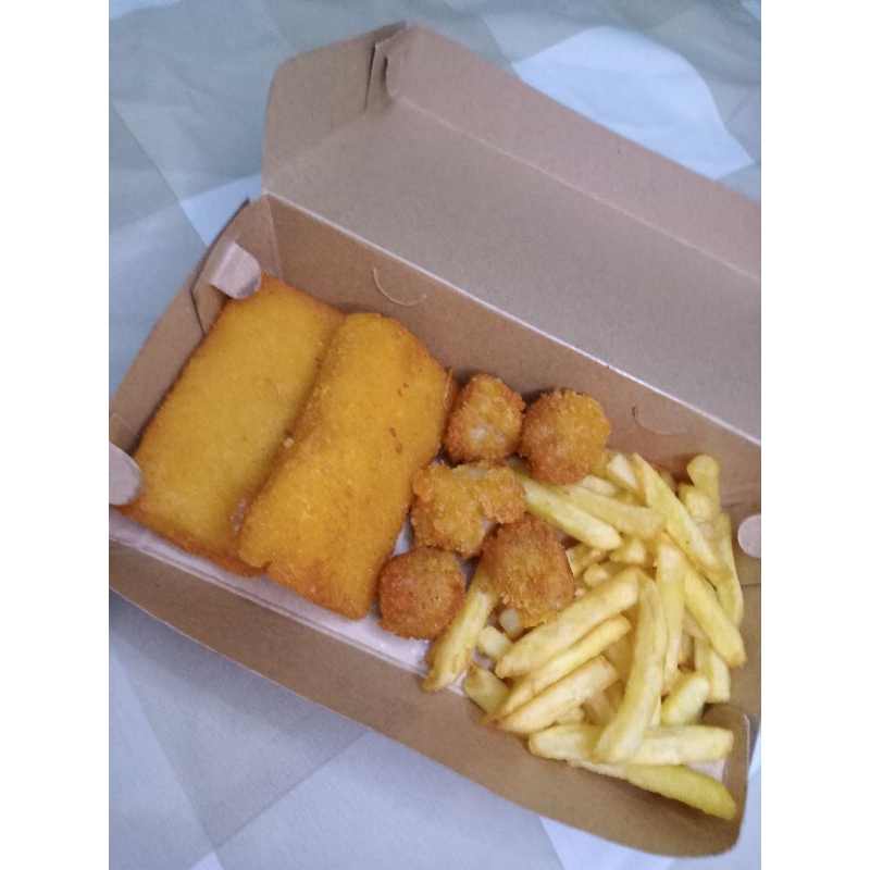 

Mix Platter Goreng Matang isi risol mayo, bakso crispy, kentang goreng French fries