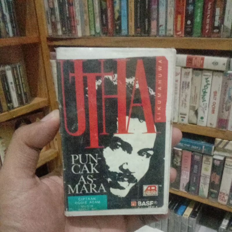 Kaset Pita Utha Likumahuwa -  puncak asmara