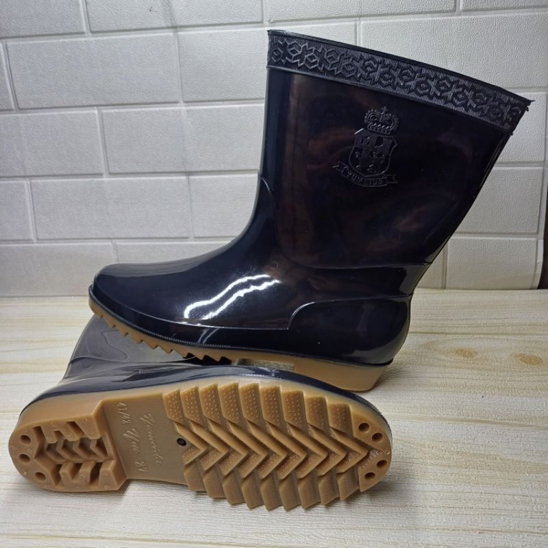 Sepatu boots hitam Yumeida RB1