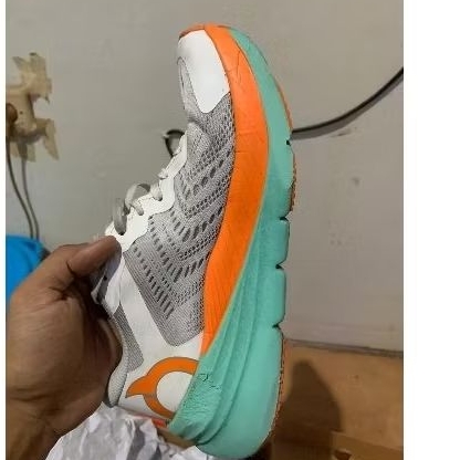 sepatu lari ortus size 40