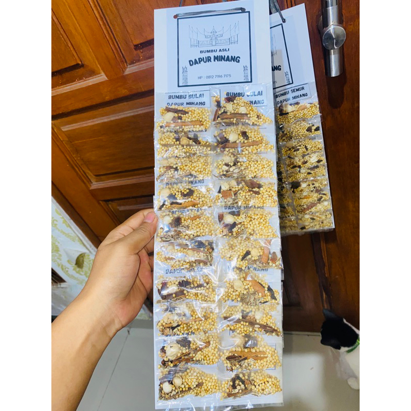 

Bumbu gulai 1 renteng ( 20 bungkus )