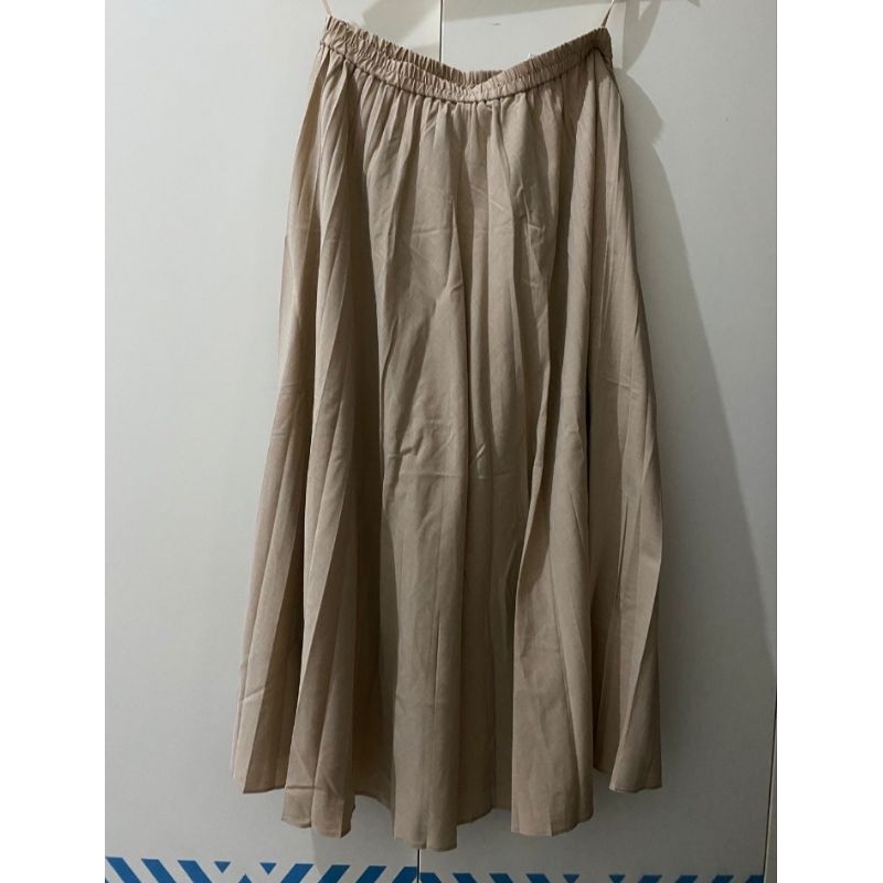 uniqlo pleated skirt / rok plisket cream (M)