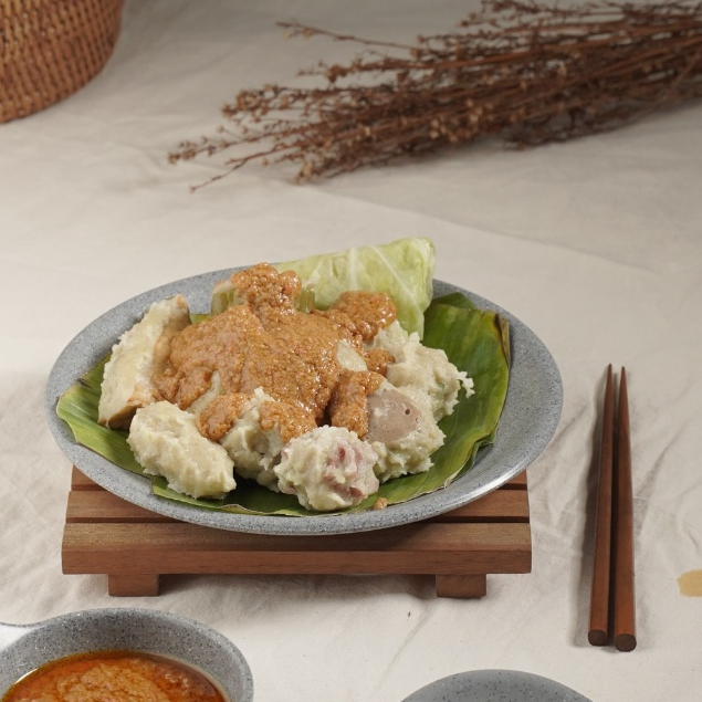 

SIOMAY PALACE. Siomay Bandung Premium Ikan Tenggiri Asli, Siomay Bandung dengan isian topping premium (isi 5pcs)