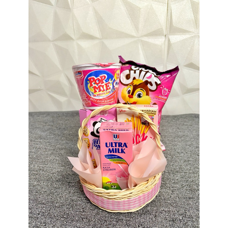 

PARSEL MAKANAN / HAMPERS LEBARAN / BUCKET SNACK /HAMPERS KADO ACARA / HAMPERS WARNA LUCU