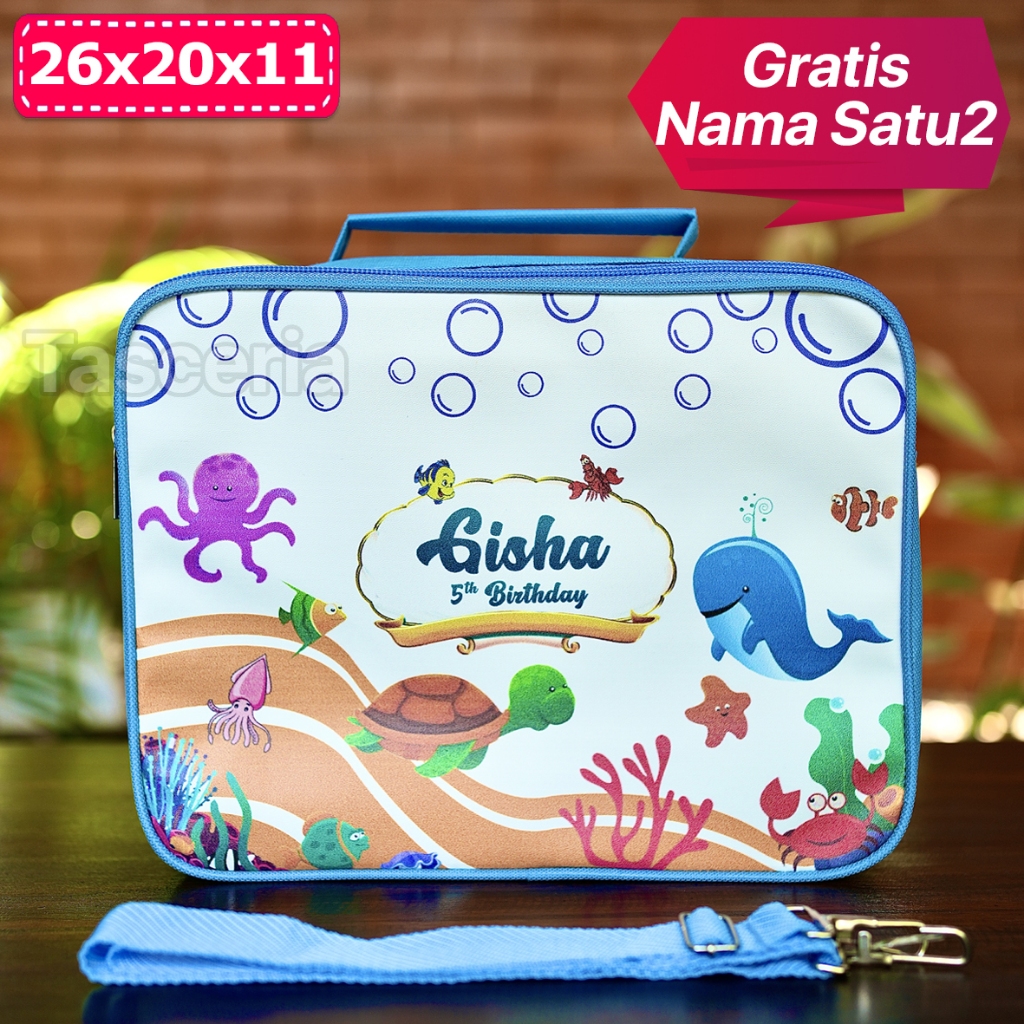 

Tas Ultah Anak Custom Premium Ocean Bawah Laut / Goodie Bag Ulang Tahun Anak Premium / Tas Selempang Anak Custom Nama / Tas Ulang Tahun Anak Resleting