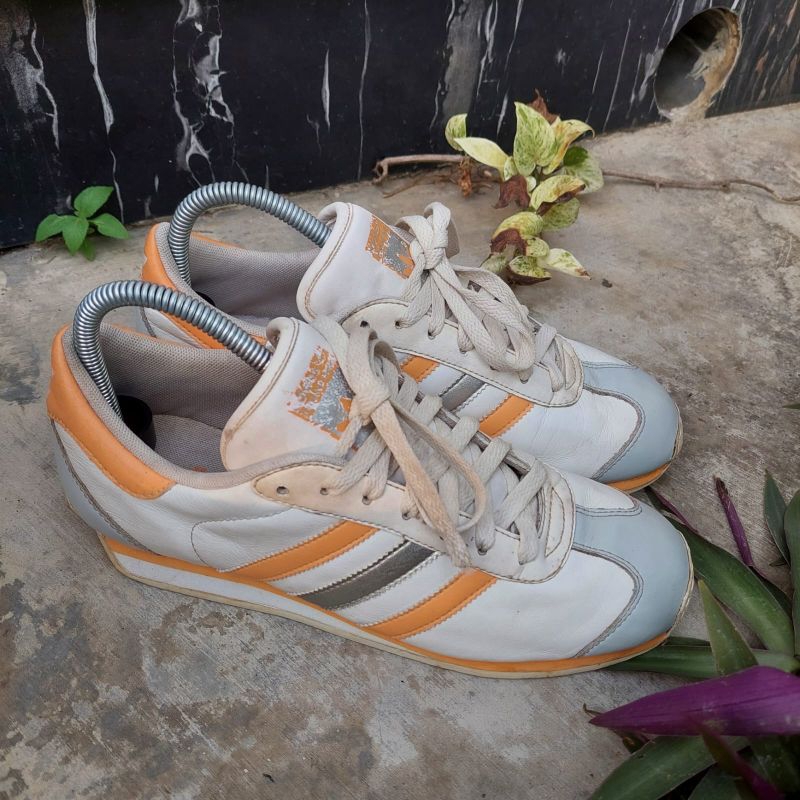 sandal kulit second merk Adidas