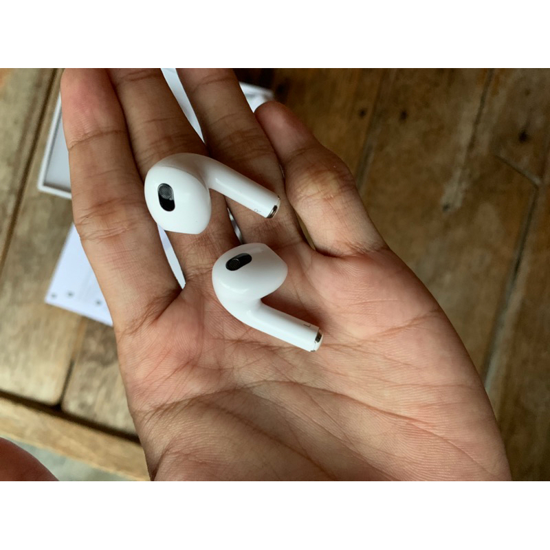 Airpods gen 3 second