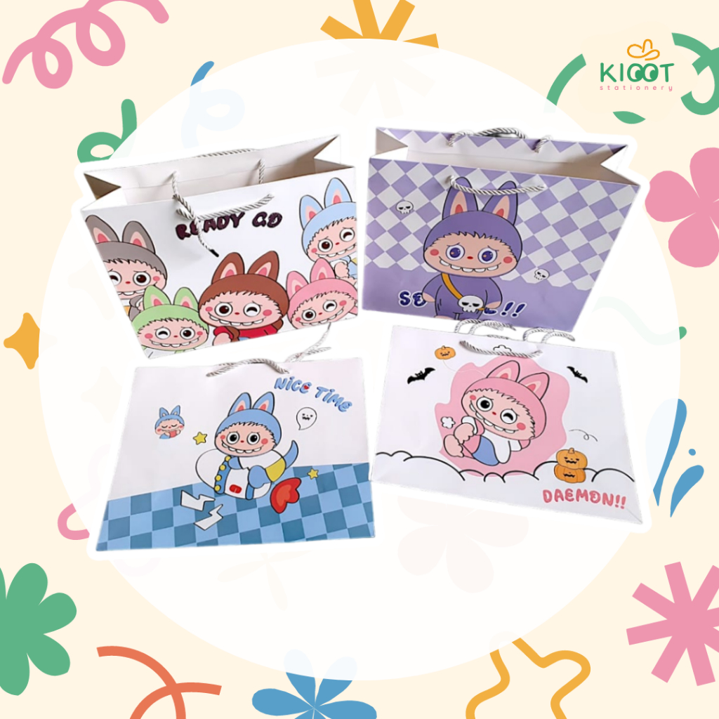 

Kioot - Paper Bag Labubu Lucu 1 Lusin 12 Pcs / Hand Bag Horizontal Vertikal / Tas Kado Kertas Lucu / Tas Kertas Tali HD-17001 SD-6001