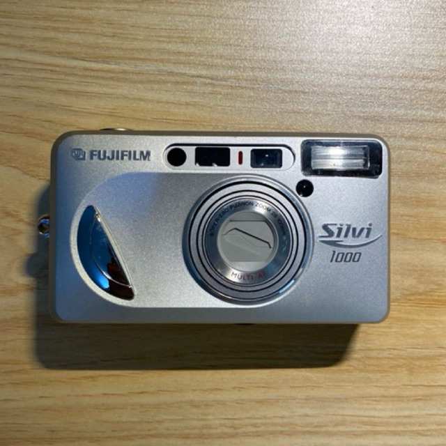 BOOKED Fujifilm Silvi 1000