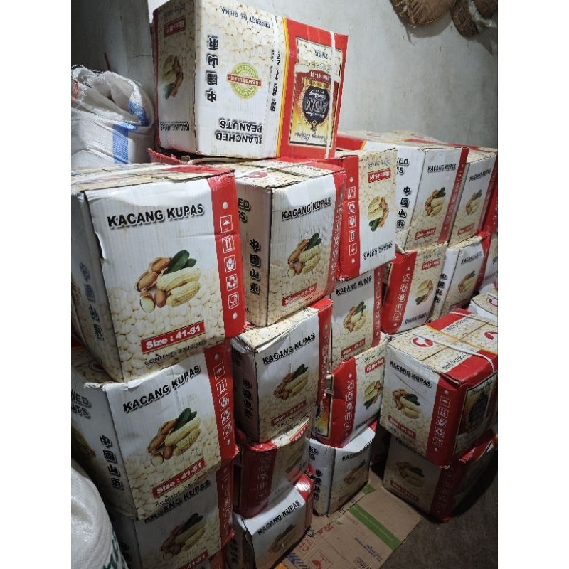 

Kacang Tanah Kupas 1 dus isi 25 kg 41/51 Ukuran sedang