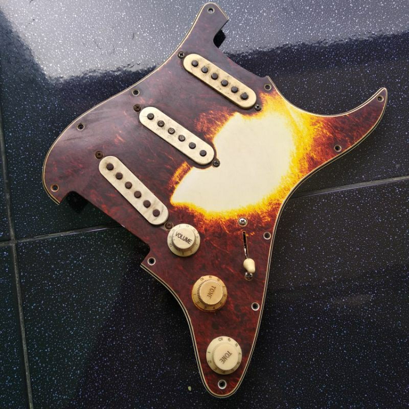 1 set pickup gitar listrik stratocaster + pickguard tortoise 7 sound RELIC keren