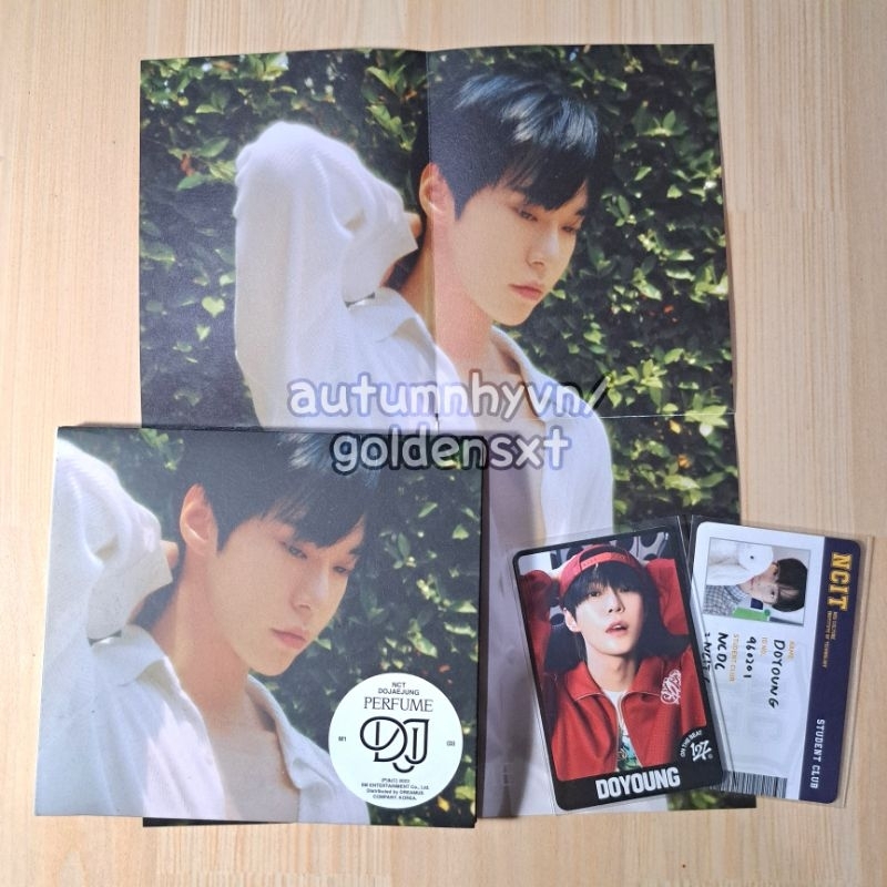 Doyoung - Perfume album digipack + tc walk id card ncit
