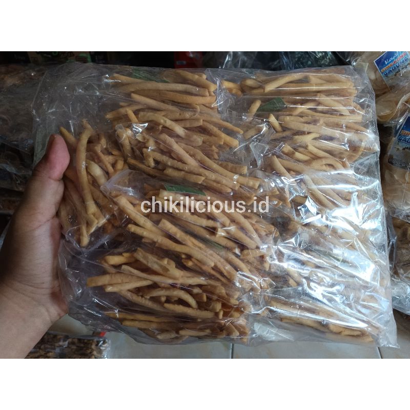 

Stik Kue Bawang ecer (1 bks kecil)