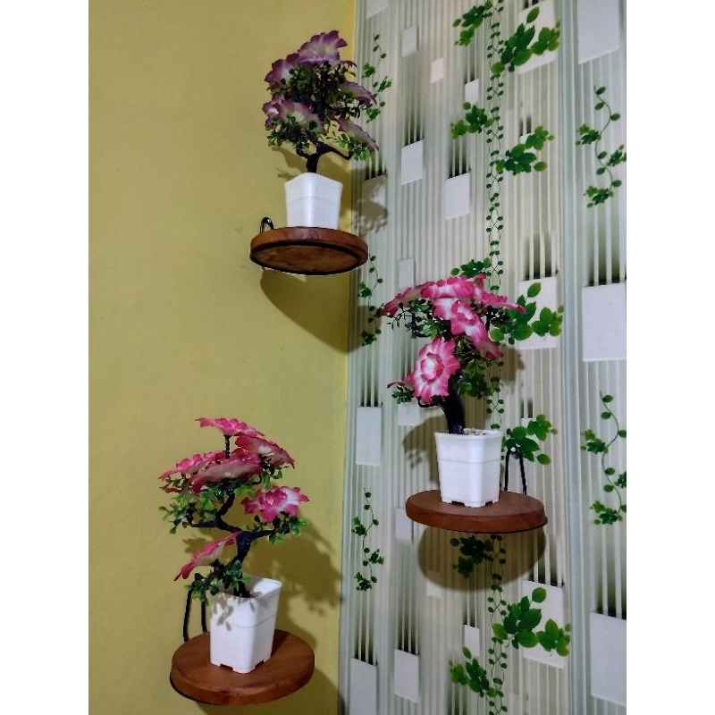 Rak bunga sudut ruang tamu /Rak pot bunga  harga per pcs sudah beserta kayu