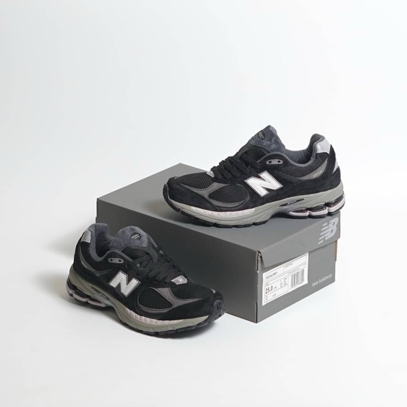 New Balance 2002R Black Grey