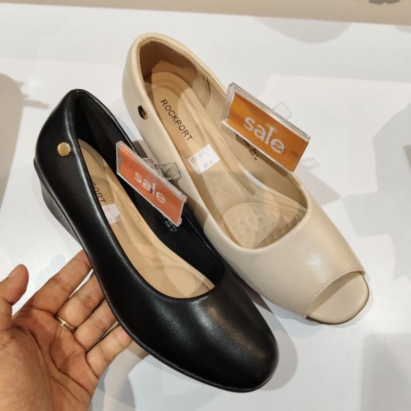 SALE‼️PAYLESS ROCKPORT WEDGES ORIGINAL STORE