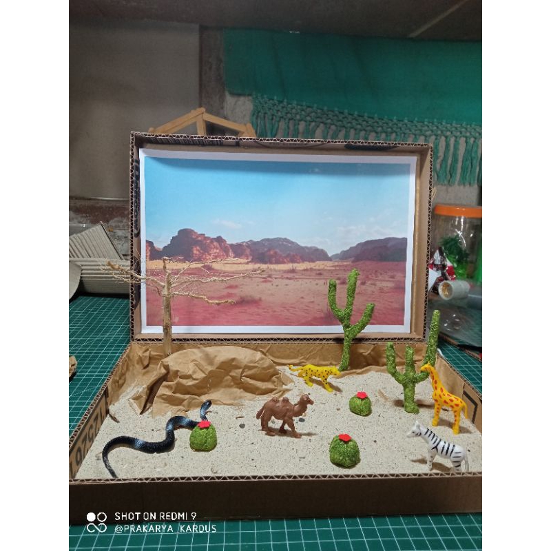 Diorama maket kardus kebun binatang / gurun / hutan / aquarium  (21X32.. F4) SBDP kelas 2