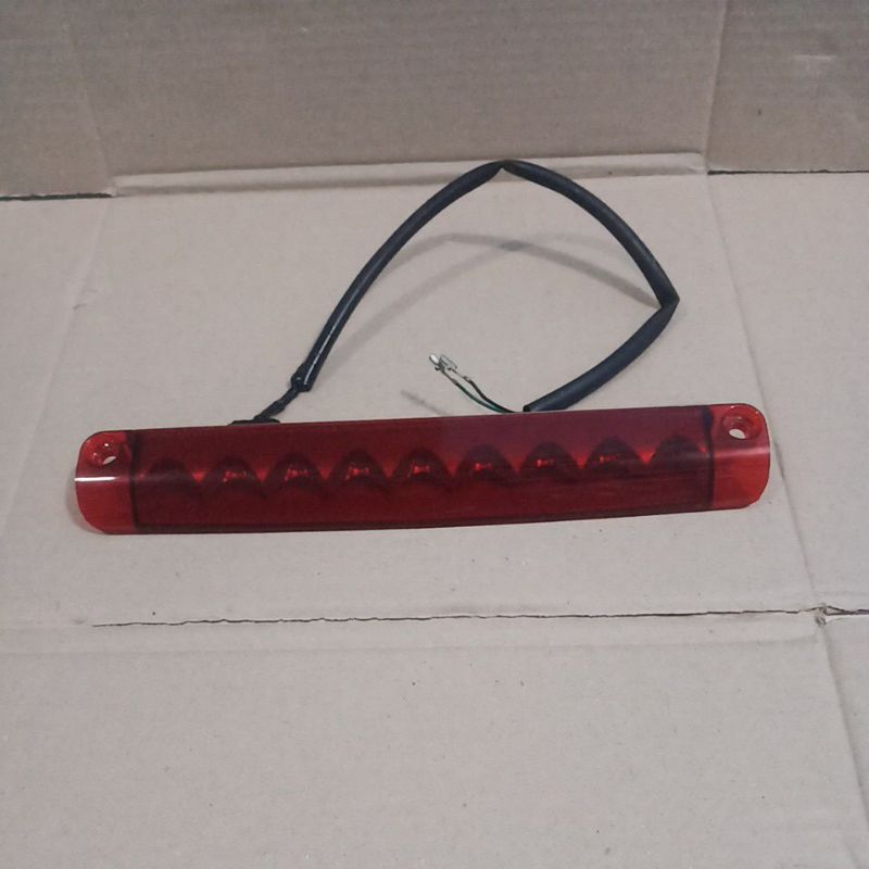 lampu spoiler bagasi belakang mobil Avanza Xenia lama original