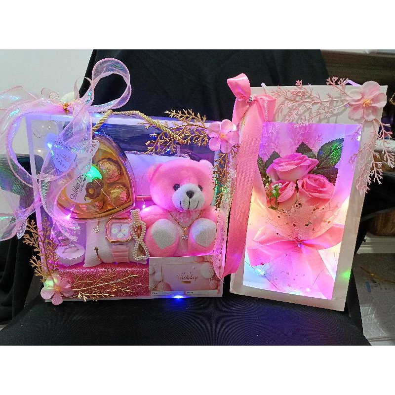 

KADO VALENTINE / KADO ULTAH / GIFT CEWE / BUKET / COKLAT / BONEKA / TAS / HAMPERS / KADO ANNIVERSARY / KADO MURAH