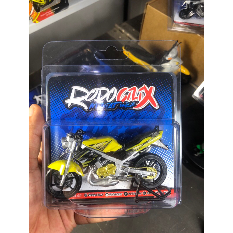 Miniatur motor kawasaki ninja ss kuning skala 1:20