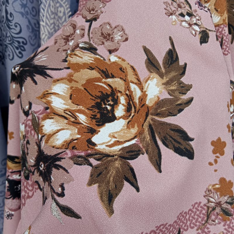 Kain - Kain Lady Crepe Motif Bunga Import - Kain Zara Crepe - Kain Meteran | Harga Per Setengah Mete