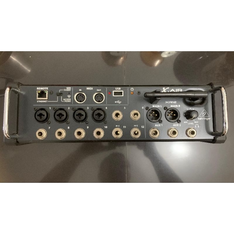 Behringer X-air 12