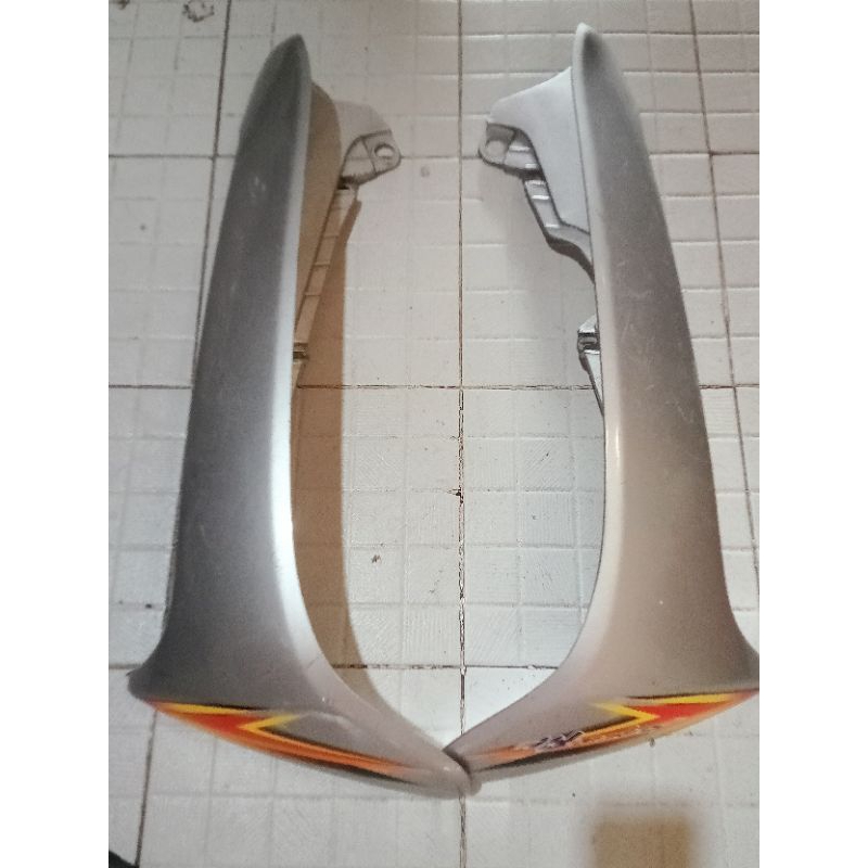 COVER SAYAP LUAR HONDA SUPRA FIT LAMA SUPRA FIT LAMA ORIGINAL WARNA SILVER