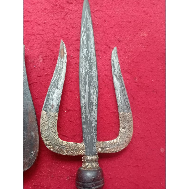 tombak trisula kinatah kuningan