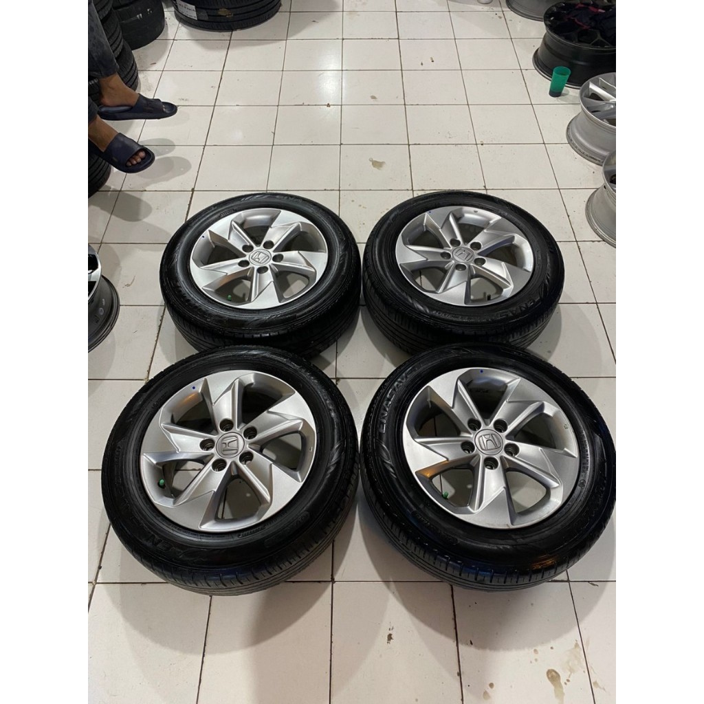 VELG MOBIL BEKAS R16 BAUT 5 COPOTAN STD BRV R16X6 LUBANG 5X114,3 ET50 + BAN 215 60 R16