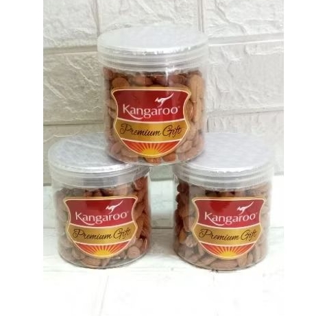 

kacang almond