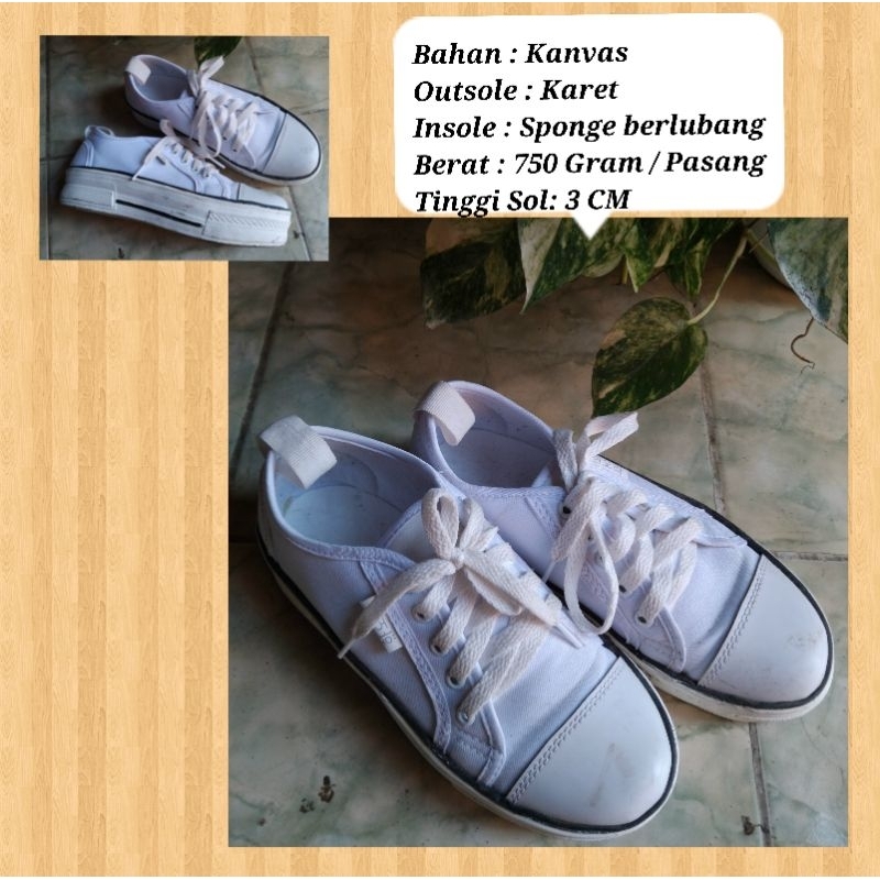 Sepatu sneakers wanita/sepatu putih bertali