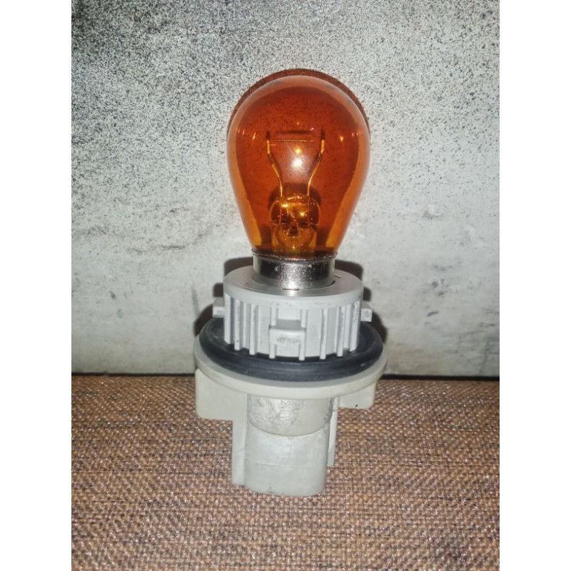 Soket fitting lampu sein depan mobil Suzuki Ertiga 2014-2016 old