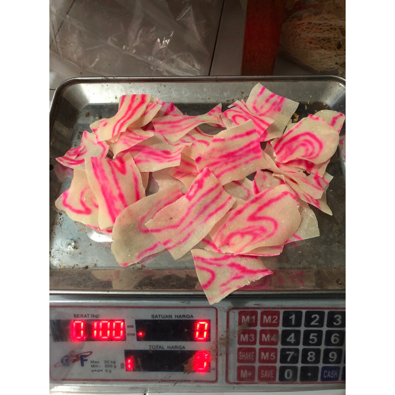 

[100gr] Kerupuk sadariyah mentah / Kerupuk telo lorek / Kerupuk ketela kotak / kerupuk ketela mentah
