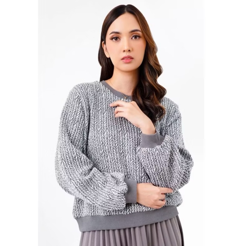 everly sweater benang jarum / preloved benang jarum