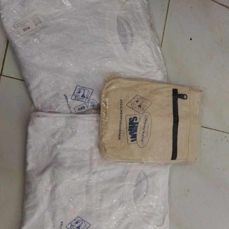 t-shirt & Tote bag GRADUATION OF  JKT48 SHANI INDIRA NATION X NIVEA