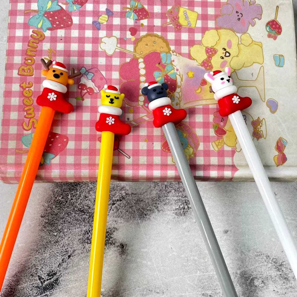 

Pulpen Gel Natal Lucu Kaos Kaki Santa ready 4 Warna tinta hitam MURAH / Bolpen Natal Christmast Kaos Kaki IMUT CUTE UNIK Stationary Kekinian Special Edition Kualitas Terbaik bisa Grosir dan COD