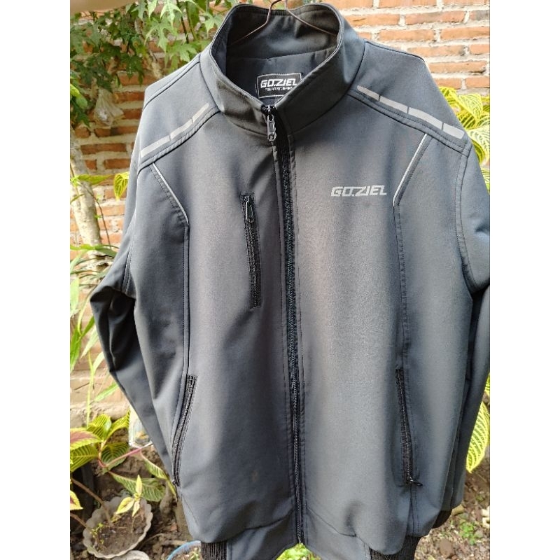 jaket anti angin