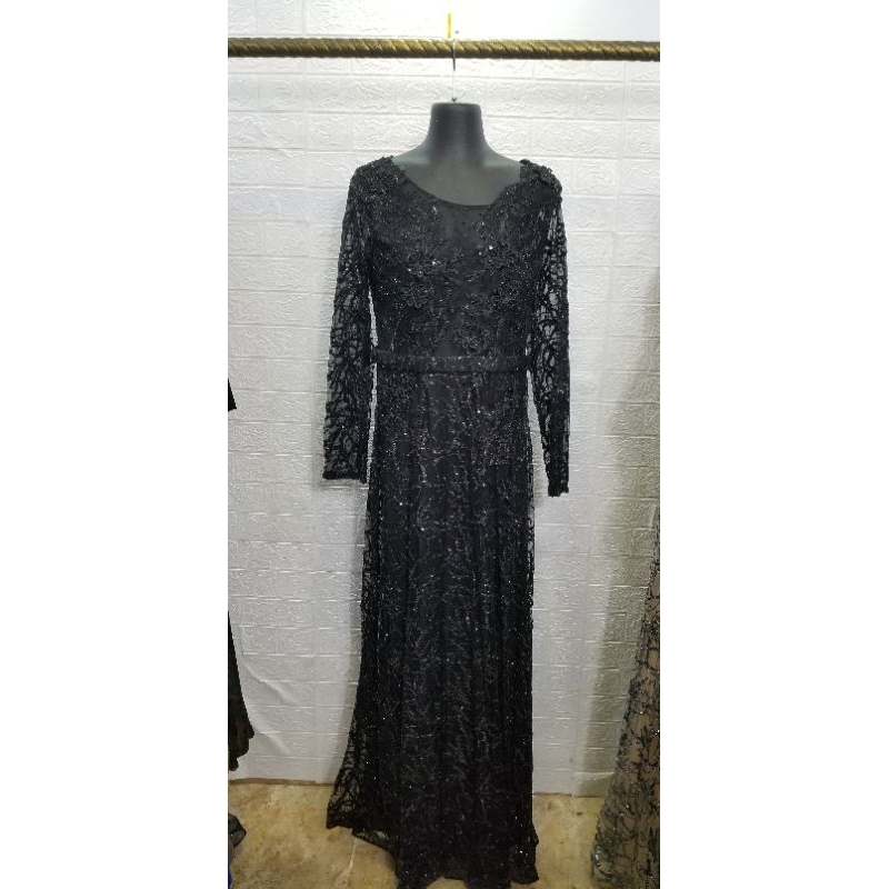 gaun pengantin hitam