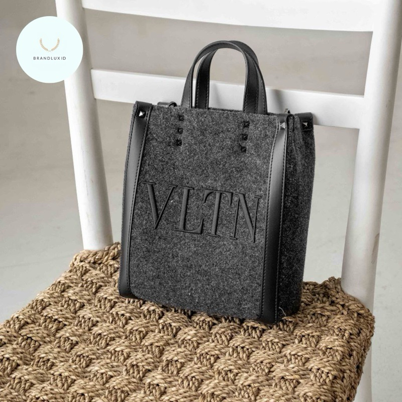 Valentino VLTN Logo Vertical Tote Bag Anthracite/Black
