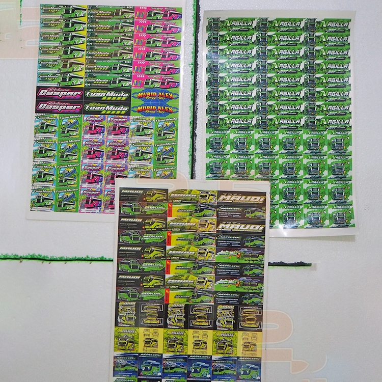 

Paket Stiker Vinyl Bus Basuri Tuan Muda dan Maudi (Dapat 3 Lembar Stiker Uk.A3) ============> NABILA HABIS