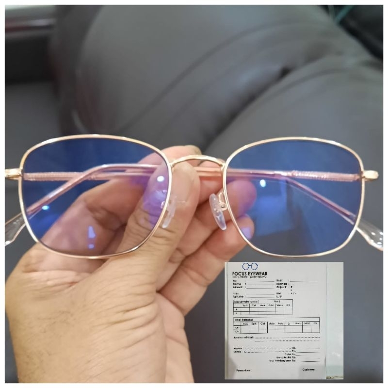 Aksesori fashion kacamata titanium pria wanita bonus kotak lap dan cairan pembersih kacamata serta r