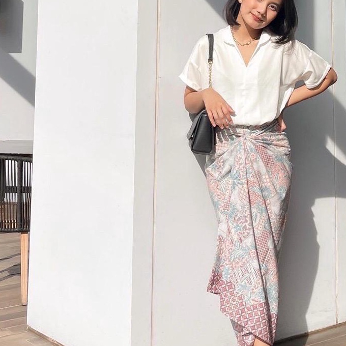 Wow Adinda  Rok lilit batik  kain lilit batik  rok lilit batik kain lilit  lilit batik modern
