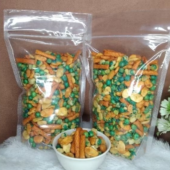

Kacang koro mix 250gr/kacangkoro/snackkoro/snackenakmurah/anekacamilan