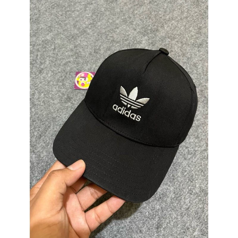 topi Adidas Trifoil