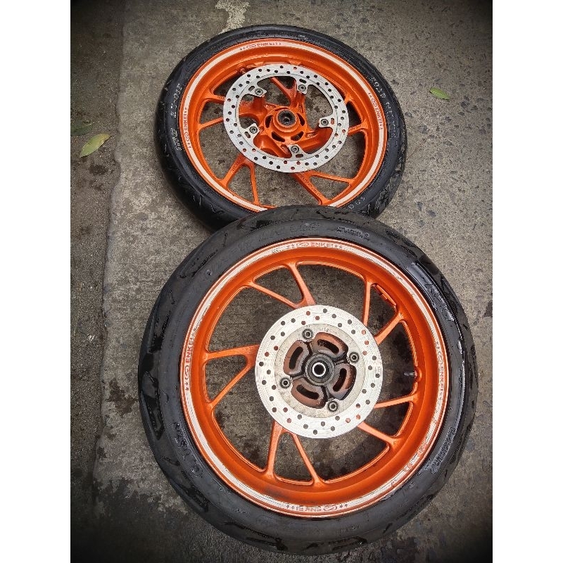 velg pelek depan belakang 1set Honda CBR 150 led facelift . CB 150 led original copotan