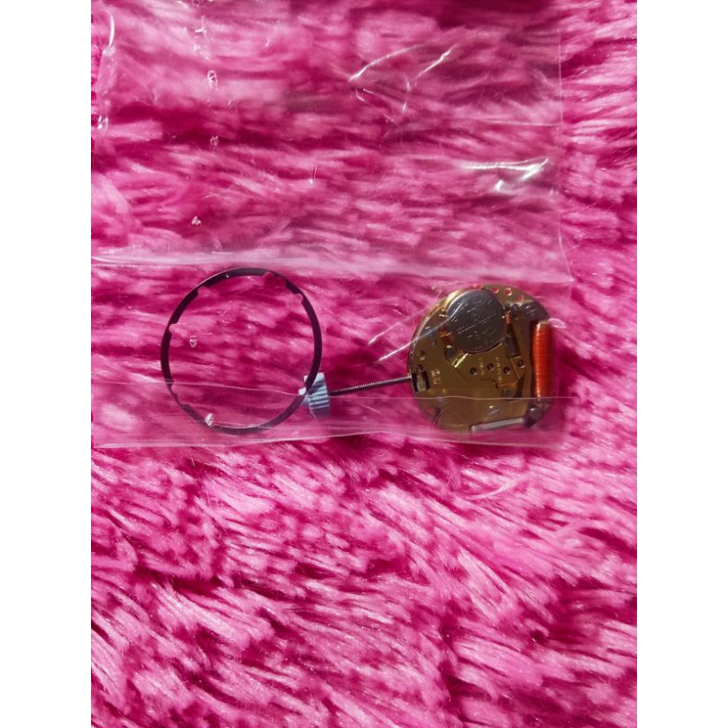 mesin jam tangan Ronda 774 tanggal kanan