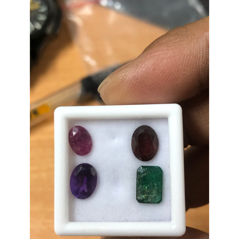 Paket Loostone Ruby, Amethys, Hessonet Garnet, dan Zamrud