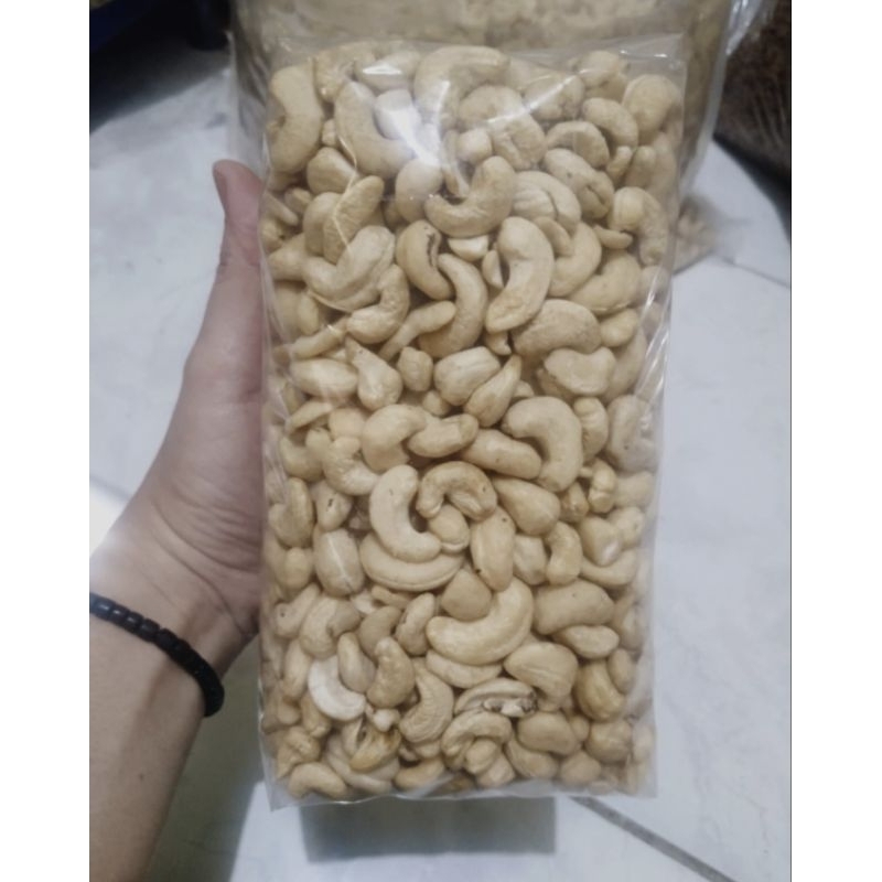 

kacang mede utuh mentah 1 kg
